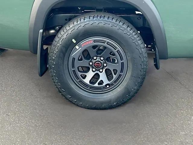 2026 Nissan Frontier Crew Cab Long Bed PRO-4X 4x4