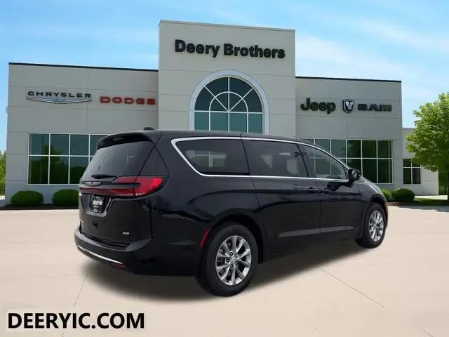 2026 Chrysler Pacifica Select AWD