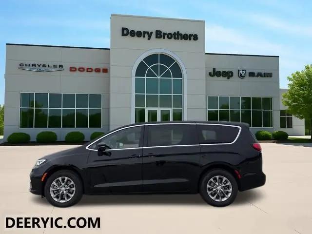 2026 Chrysler Pacifica Select AWD