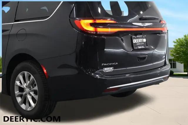 2026 Chrysler Pacifica Select AWD