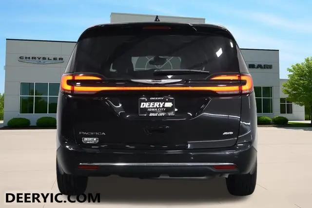 2026 Chrysler Pacifica Select AWD