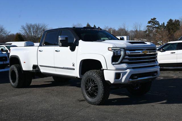 2026 Chevrolet Silverado 3500HD Crew Cab, Long Bed, High Country Dual Rear Wheel, RWD