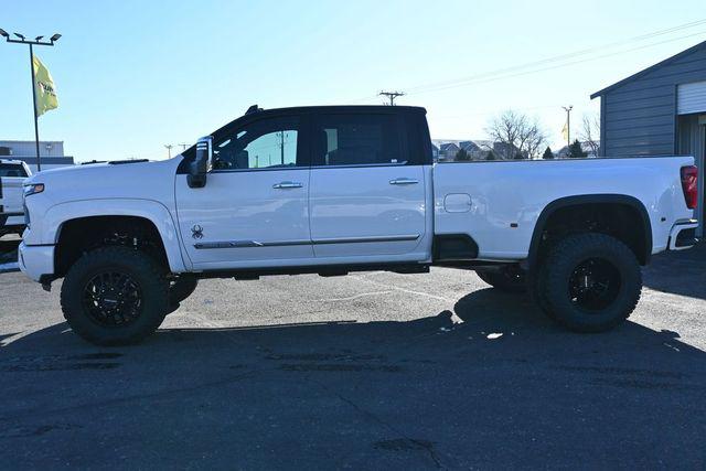 2026 Chevrolet Silverado 3500HD Crew Cab, Long Bed, High Country Dual Rear Wheel, RWD