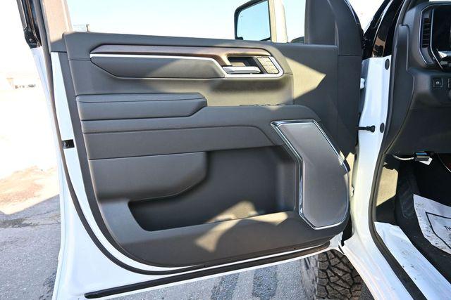 2026 Chevrolet Silverado 3500HD Crew Cab, Long Bed, High Country Dual Rear Wheel, RWD