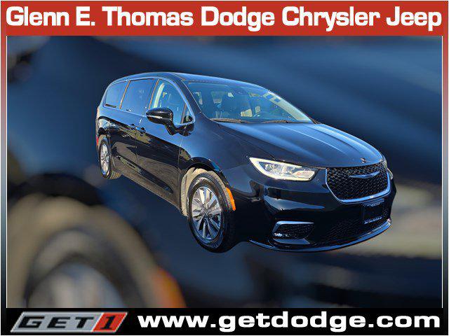 2024 Chrysler Pacifica Hybrid Select