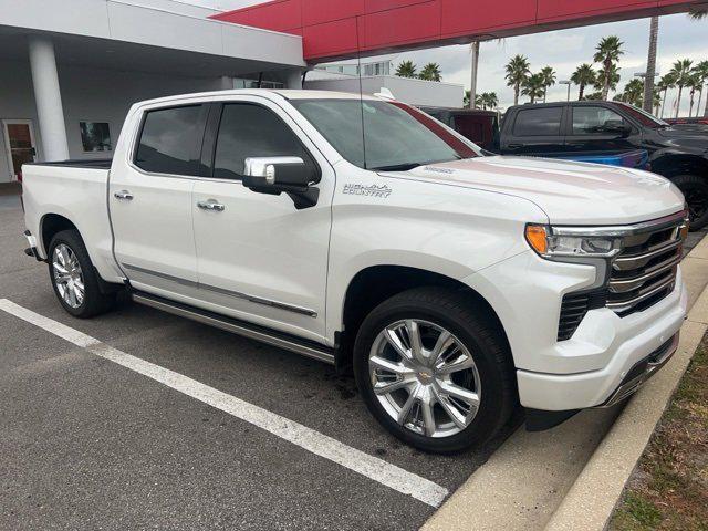 2022 Chevrolet Silverado 1500 4WD Crew Cab Short Bed High Country