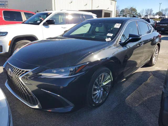 2022 Lexus ES 300h Ultra Luxury