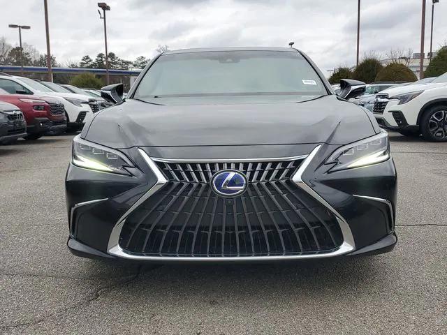 2022 Lexus ES 300h Ultra Luxury