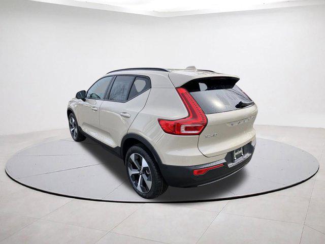 2026 Volvo XC40 Plus, B5 AWD Gas (mild hybrid), Dark