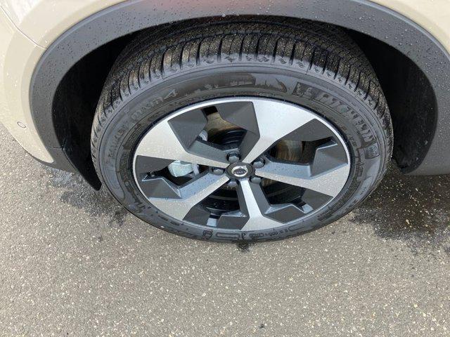 2026 Volvo XC40 Plus, B5 AWD Gas (mild hybrid), Dark