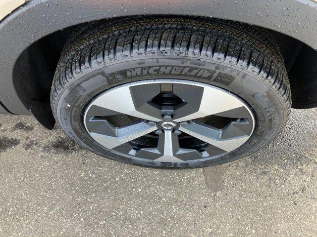 2026 Volvo XC40 Plus, B5 AWD Gas (mild hybrid), Dark