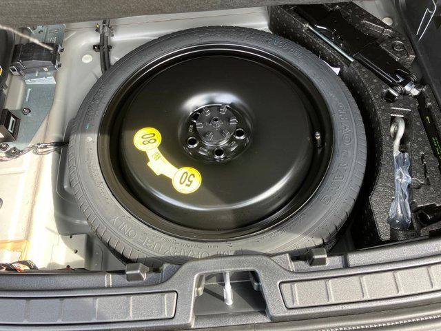 2026 Volvo XC40 Plus, B5 AWD Gas (mild hybrid), Dark