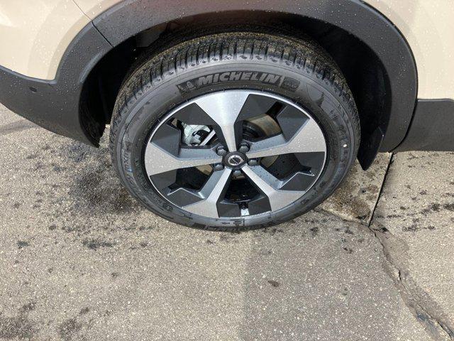 2026 Volvo XC40 Plus, B5 AWD Gas (mild hybrid), Dark