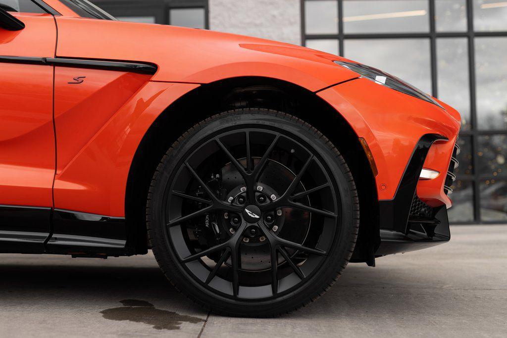 2026 Aston Martin DBX S - Photo 5