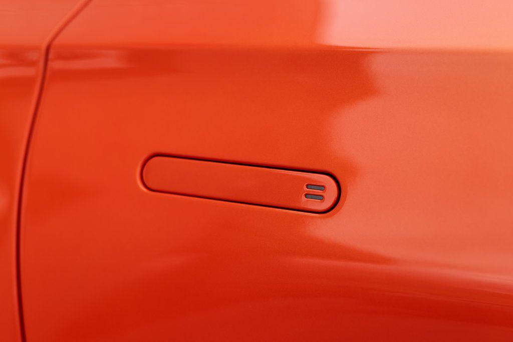 2026 Aston Martin DBX S - Photo 10