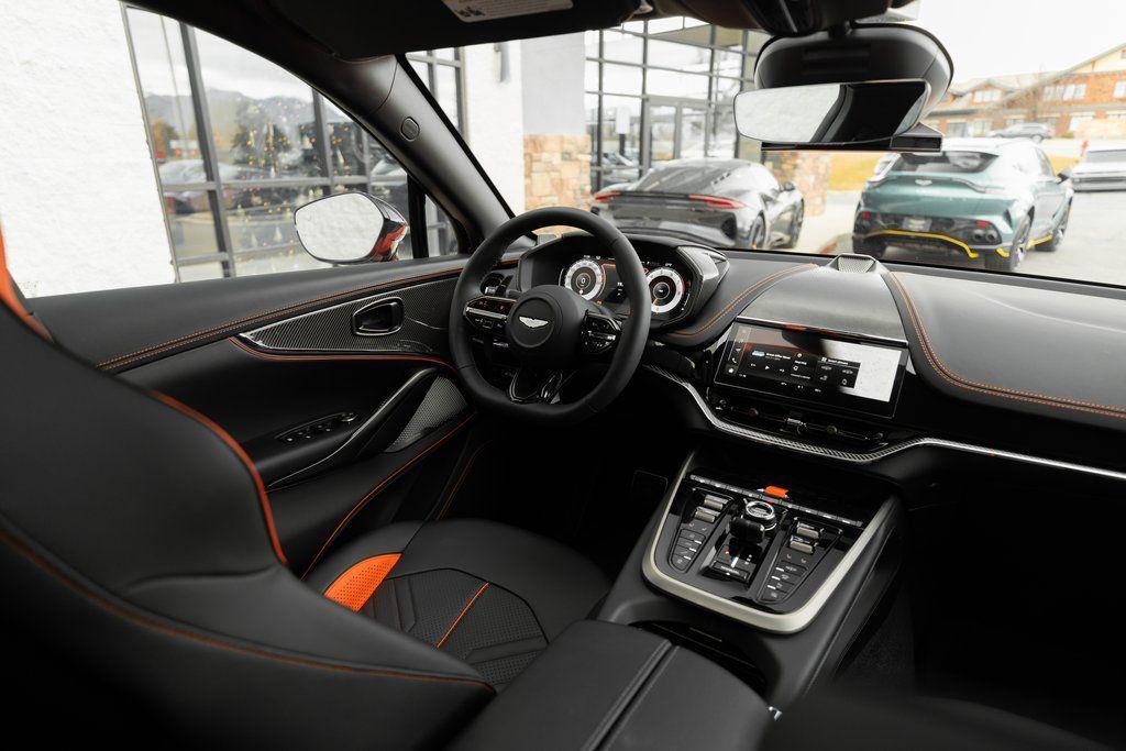 2026 Aston Martin DBX S - Photo 22