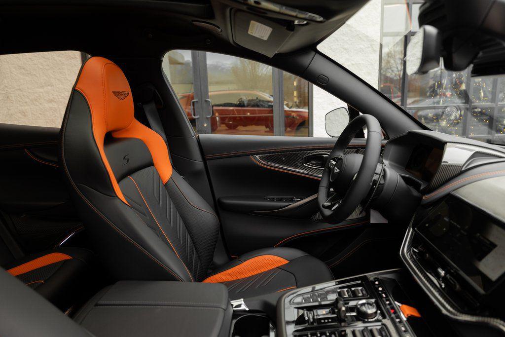 2026 Aston Martin DBX S - Photo 25