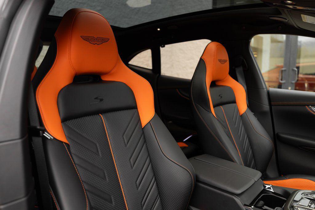 2026 Aston Martin DBX S - Photo 28