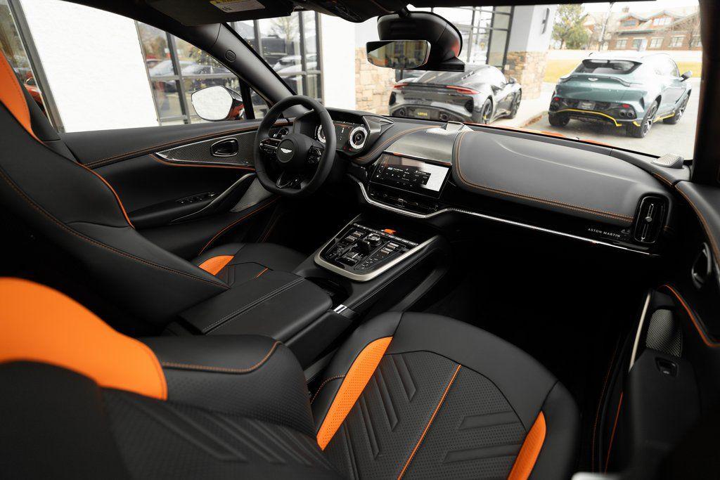 2026 Aston Martin DBX S - Photo 30