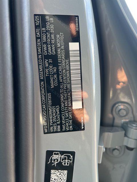 2026 Volvo XC60 Plug-In Hybrid Ultra, T8 AWD Electric/Gasoline, Dark