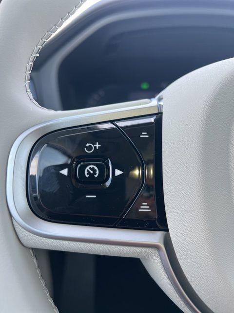 2026 Volvo XC60 Plug-In Hybrid Ultra, T8 AWD Electric/Gasoline, Dark