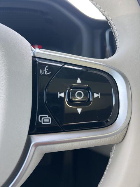 2026 Volvo XC60 Plug-In Hybrid Ultra, T8 AWD Electric/Gasoline, Dark