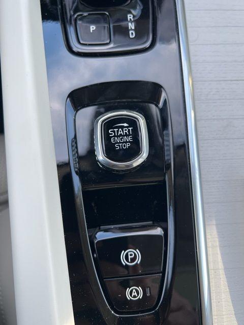 2026 Volvo XC60 Plug-In Hybrid Ultra, T8 AWD Electric/Gasoline, Dark