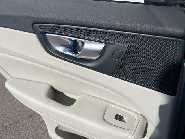 2026 Volvo XC60 Plug-In Hybrid Ultra, T8 AWD Electric/Gasoline, Dark