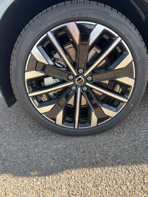 2026 Volvo XC60 Plug-In Hybrid Ultra, T8 AWD Electric/Gasoline, Dark