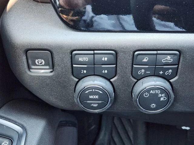 2026 Chevrolet Silverado 1500 4WD Crew Cab Standard Bed LT
