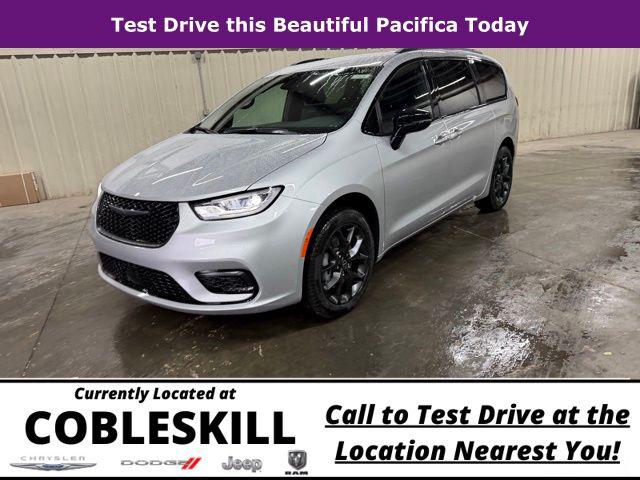 2026 Chrysler Pacifica Select AWD