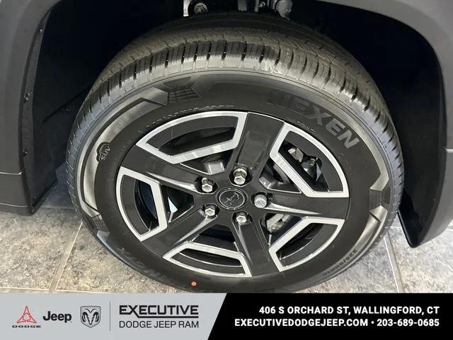 2026 Jeep Cherokee Laredo 4x4
