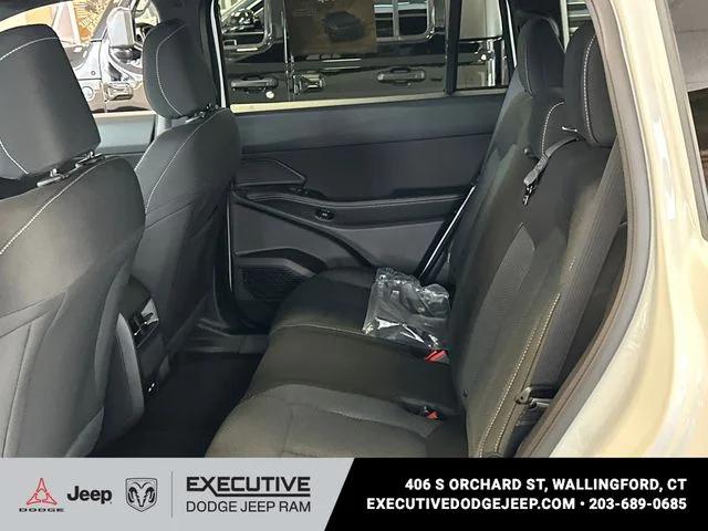 2026 Jeep Cherokee Laredo 4x4