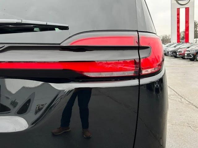 2026 Chrysler Pacifica Select AWD