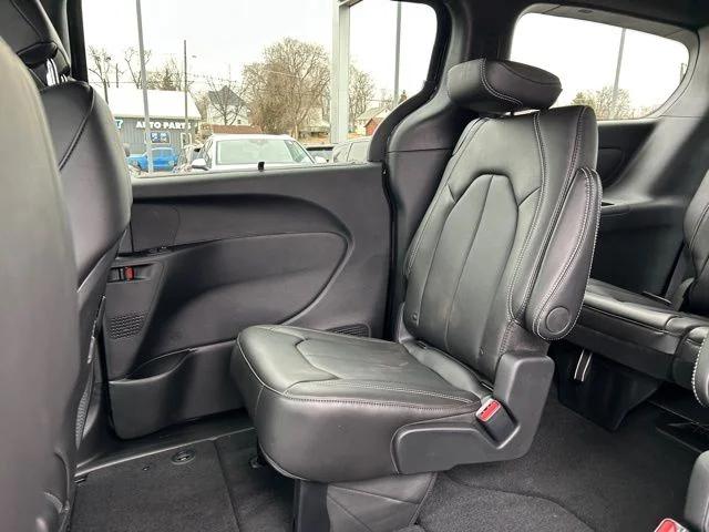 2026 Chrysler Pacifica Select AWD