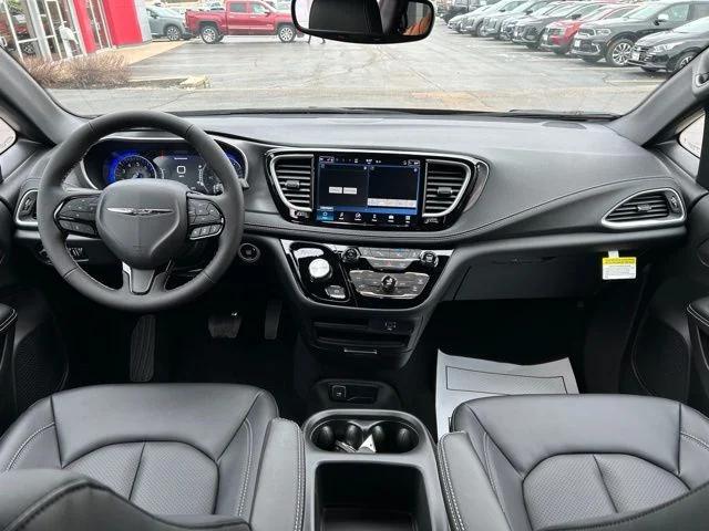 2026 Chrysler Pacifica Select AWD