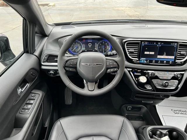 2026 Chrysler Pacifica Select AWD