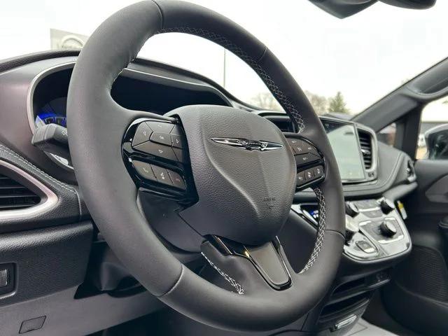 2026 Chrysler Pacifica Select AWD