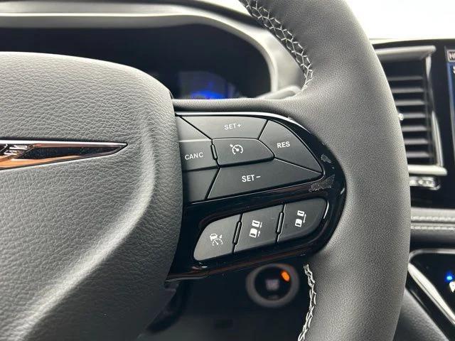 2026 Chrysler Pacifica Select AWD