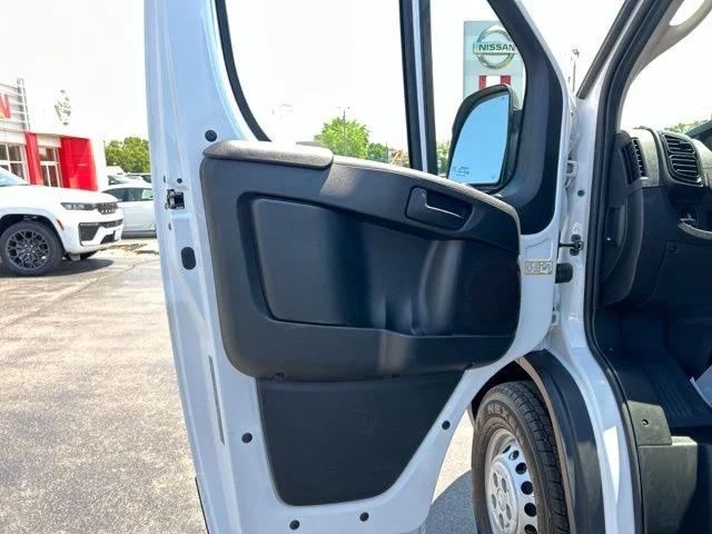 2026 Ram ProMaster Cargo Van Tradesman Low Roof 118" WB w/Pass Seat