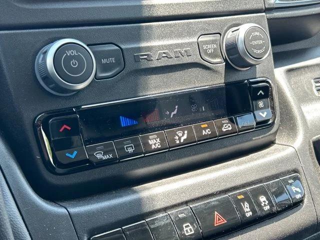 2026 Ram ProMaster Cargo Van Tradesman Low Roof 118" WB w/Pass Seat