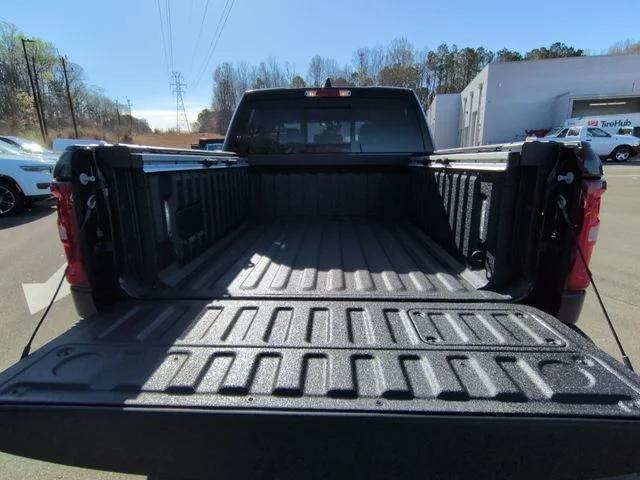 New 2026 Diamond Black Crystal Pearl-Coat Exterior Paint RAM LARAMIE image 23
