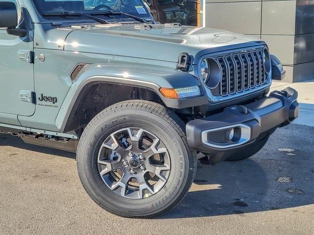 2026 Jeep Gladiator GLADIATOR SAHARA 4X4