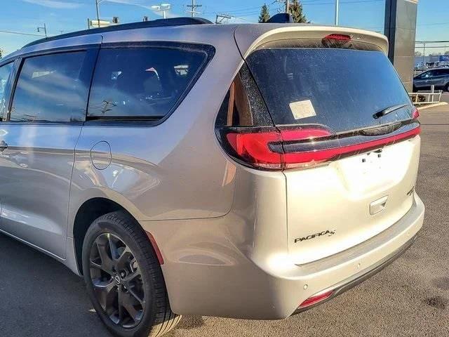2026 Chrysler Pacifica Limited AWD