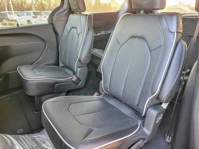 2026 Chrysler Pacifica Limited AWD