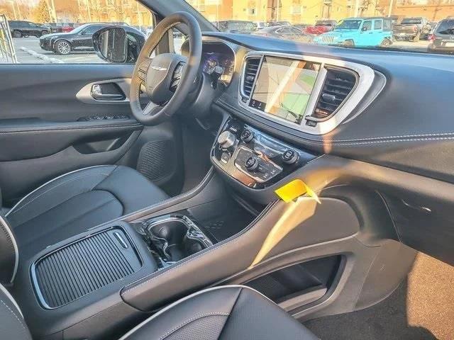 2026 Chrysler Pacifica Limited AWD