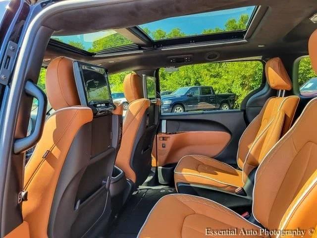 2026 Chrysler Pacifica Pinnacle AWD
