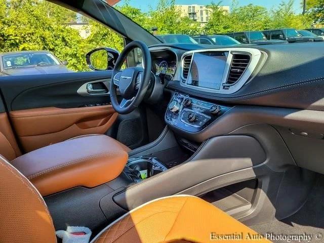 2026 Chrysler Pacifica Pinnacle AWD