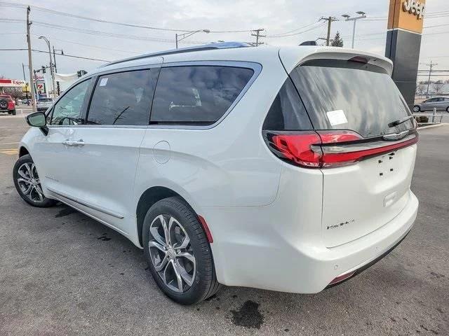 2026 Chrysler Pacifica Pinnacle AWD