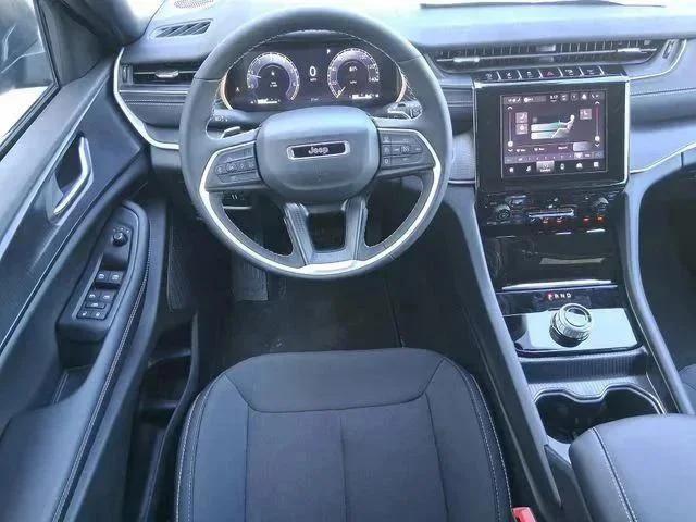 New 2026 Baltic Gray Metallic Clear-Coat Exterior Paint Jeep Laredo X image 13